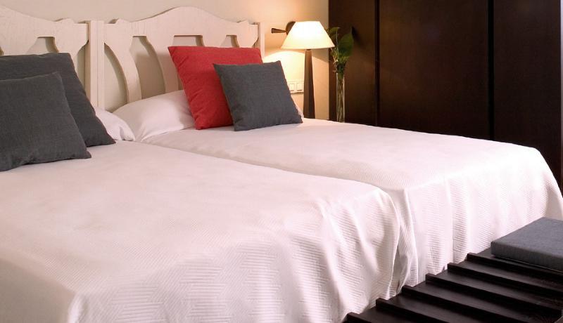 Hotel Encinar De Sotogrande Bagian luar foto