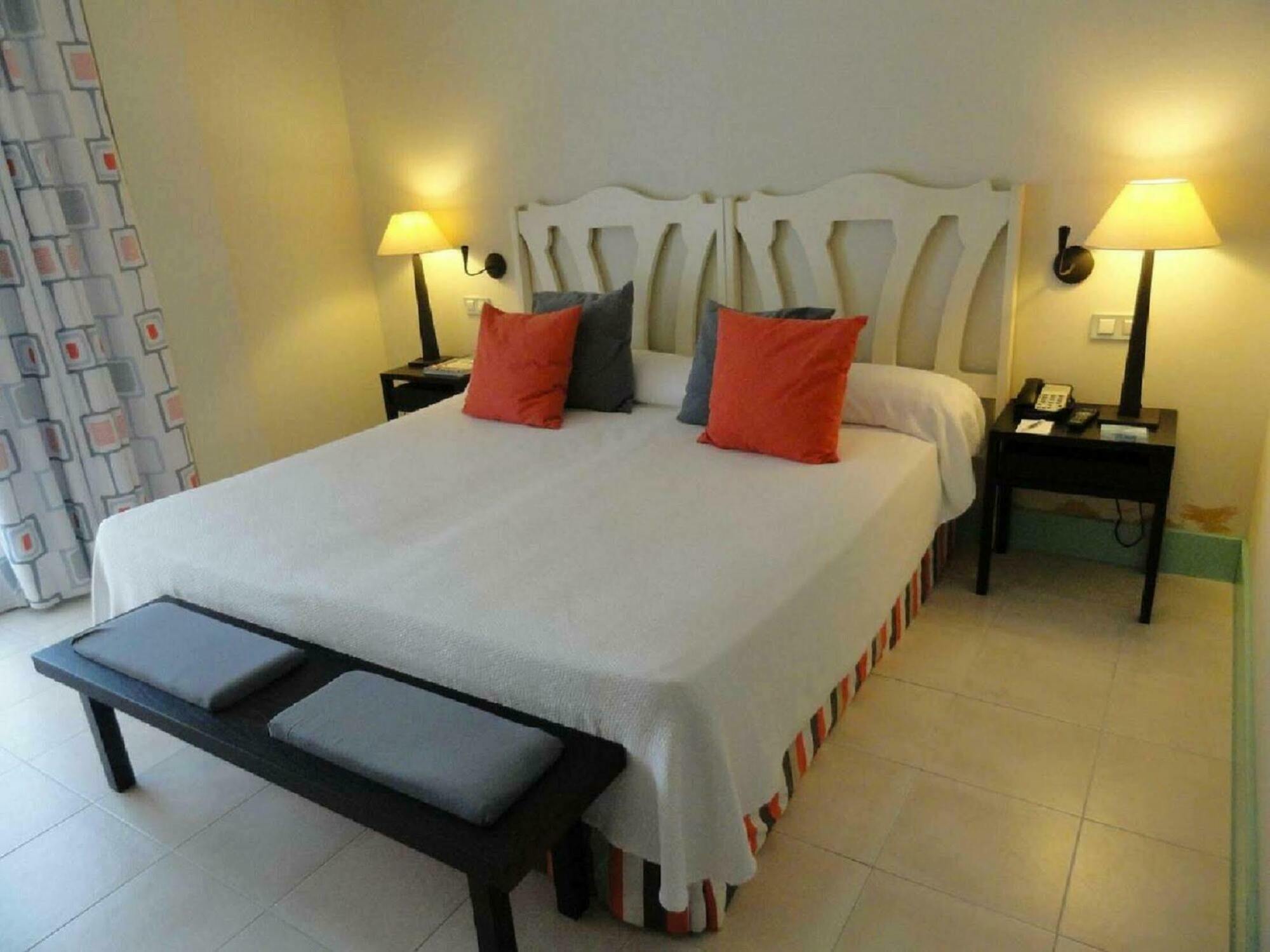 Hotel Encinar De Sotogrande Bagian luar foto